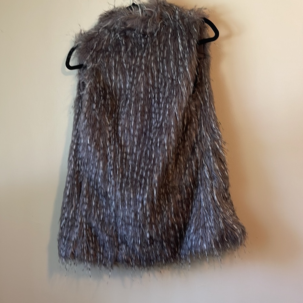 Fur vest - Picture 2 of 2